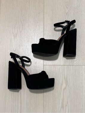 Gianni Bini Hartliye Black Suede Platform Block Heels